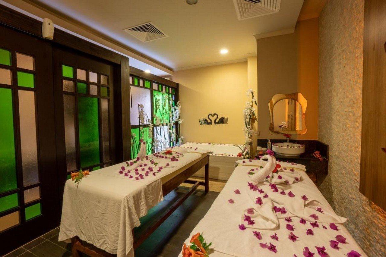 Titan Select Hotel كوناكلي المظهر الخارجي الصورة
