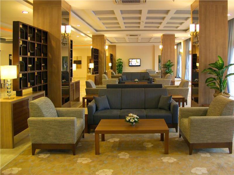 Titan Select Hotel كوناكلي المظهر الخارجي الصورة